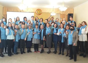 В ДМШ-8 им.Дж.Файзи вручили профсоюзные билеты