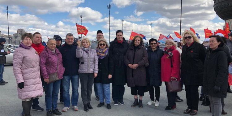 «Zа мир! Zа труд! Zа май!